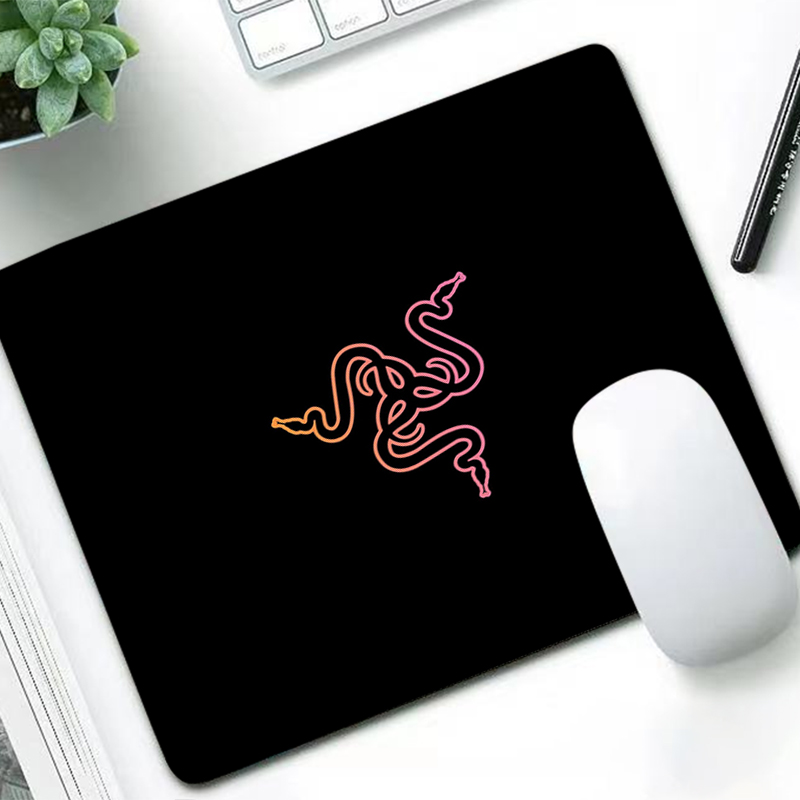Pad Gaming Console - Роскошный коврик для мыши Razer, аниме,